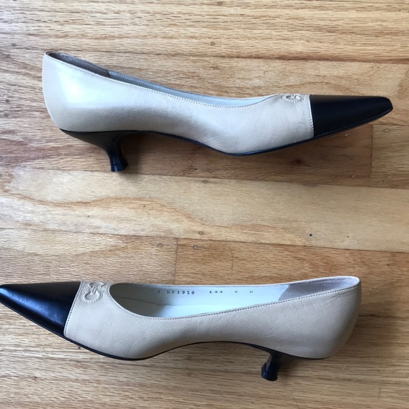 SALVATORE FERRAGAMO - Vintage Pumps, CARRER - Picture 3 of 7